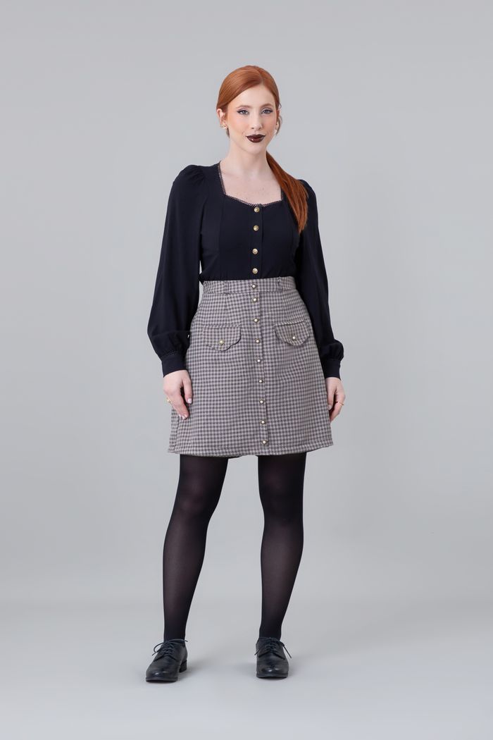1-short-saia-petit-chanel-poirot-beige-black.jpg