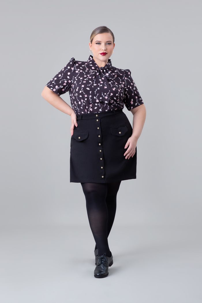 1-short-saia-petit-chanel-xadrez-poirot-black.jpg