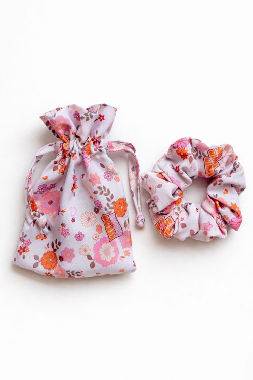 040226-FOTO-BRINDE-SCRUNCHIE-SAQUINHO-JOIA-1